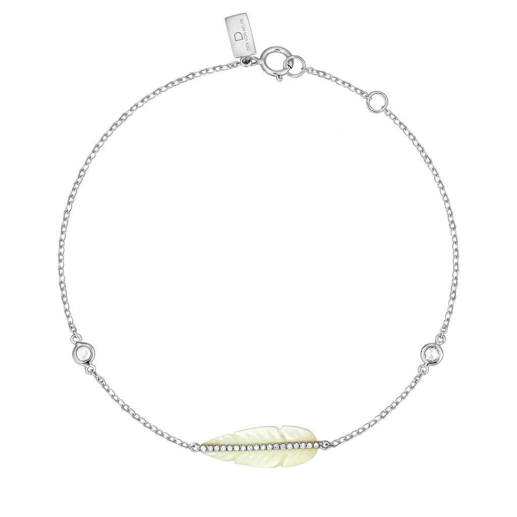 <b>Goddess Ma’at</b><br>Bracelet in White Gold with Diamonds and White Onyx - Dita Von Helen